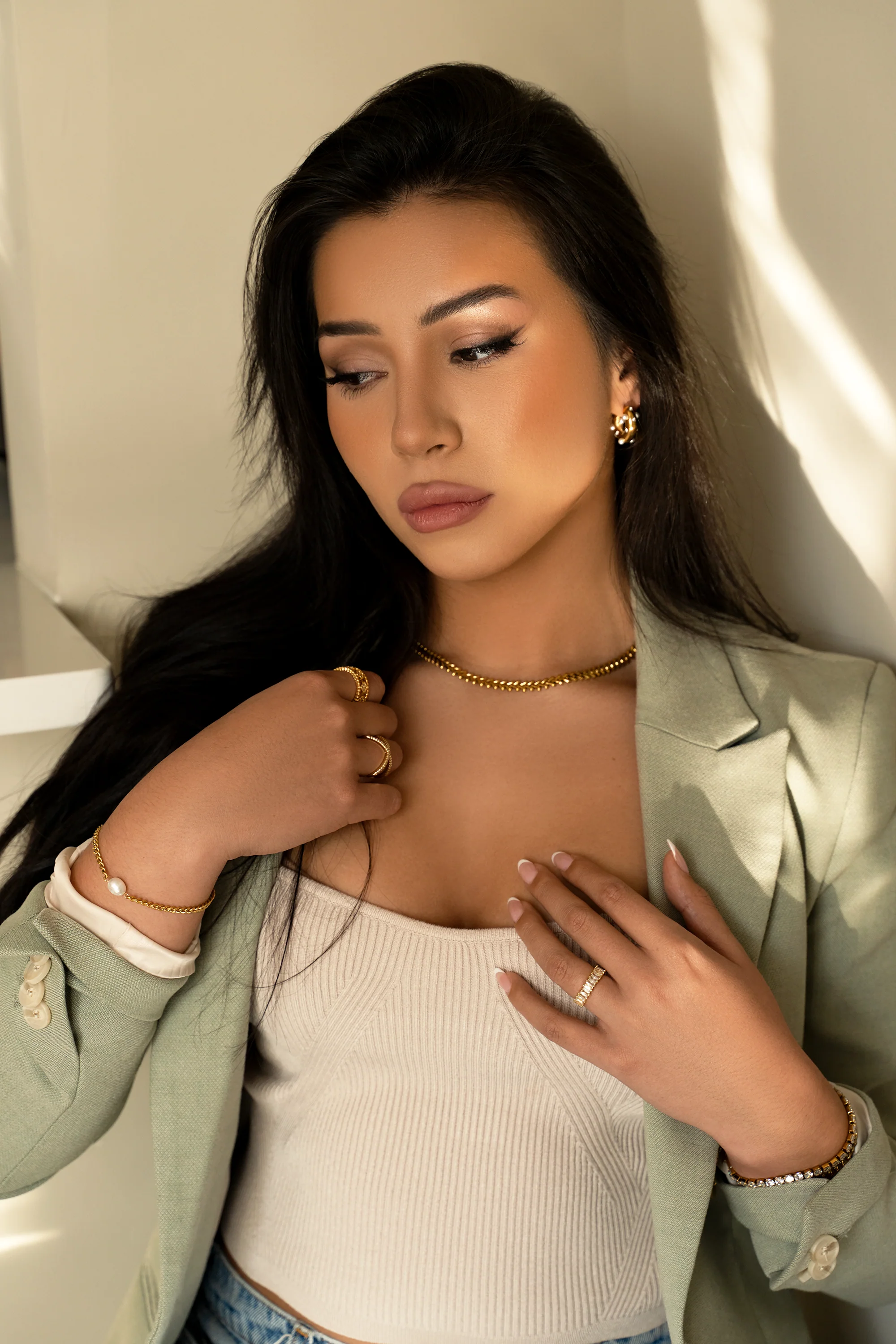 Izzy Pearl Gold Bracelet - Image 7