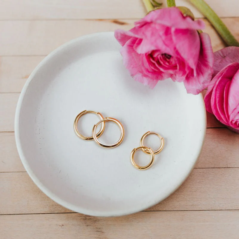 Olivia Essential Hoop Earrings - Image 5